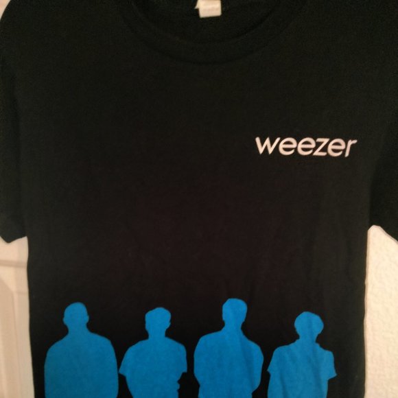 VERY RARE WEEZER 2010CONCERT TOUR SHIRT